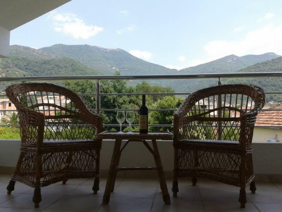Apartments Lanterna Tivat Exterior photo