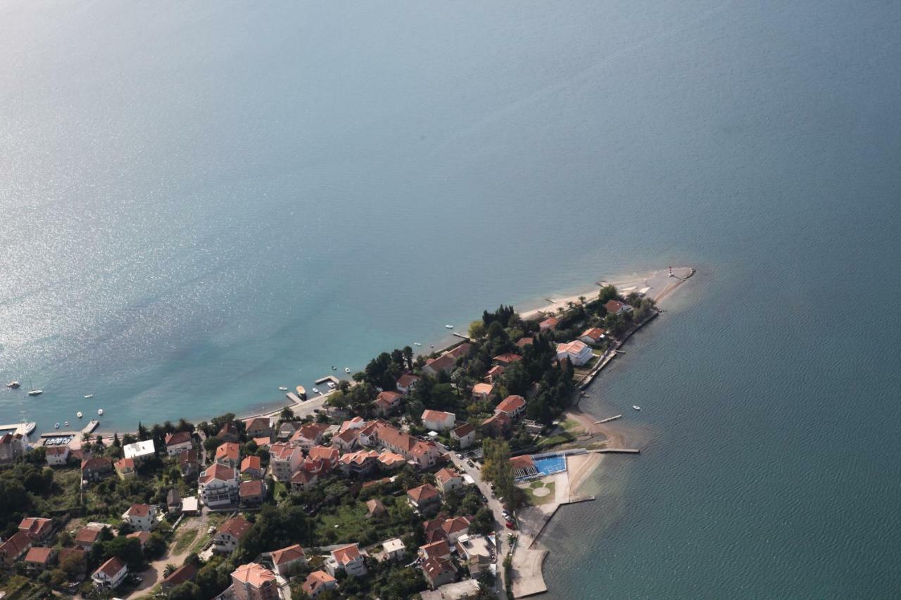 Apartments Lanterna Tivat Exterior photo